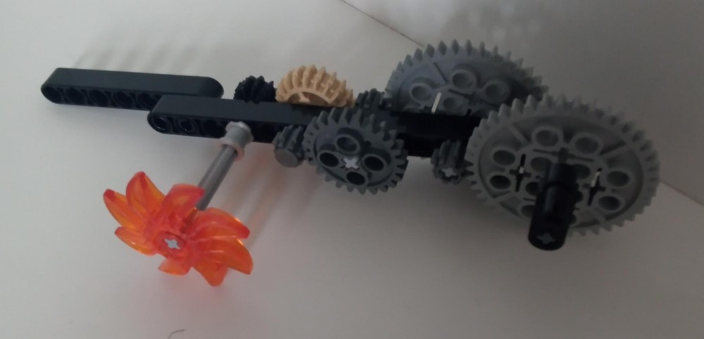 Lego EXTRAORDINARILY large gearing ratio