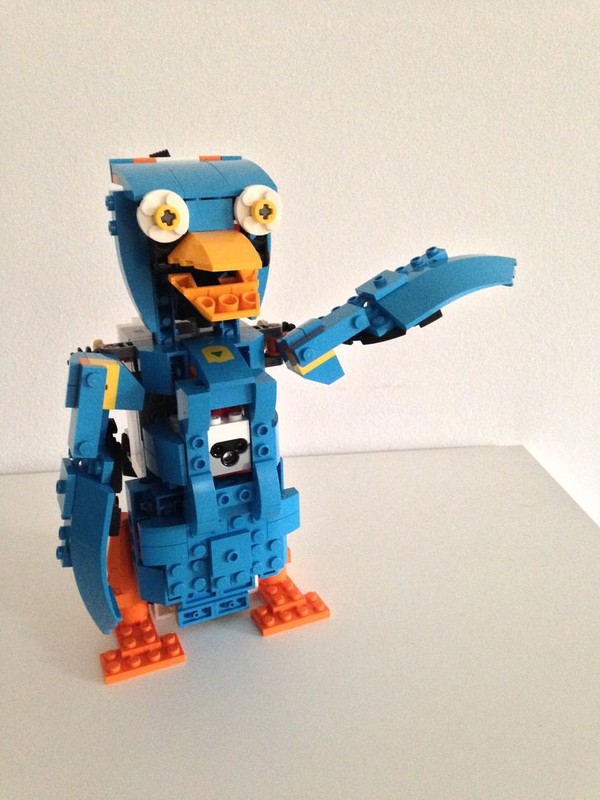 Lego Boost Penguin