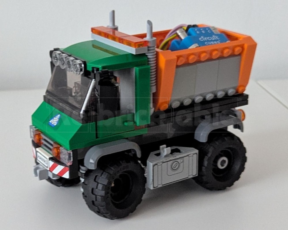Lego RC Mod of LEGO CITY SNOWPLOW TRUCK 60083 using Circuit Cubes