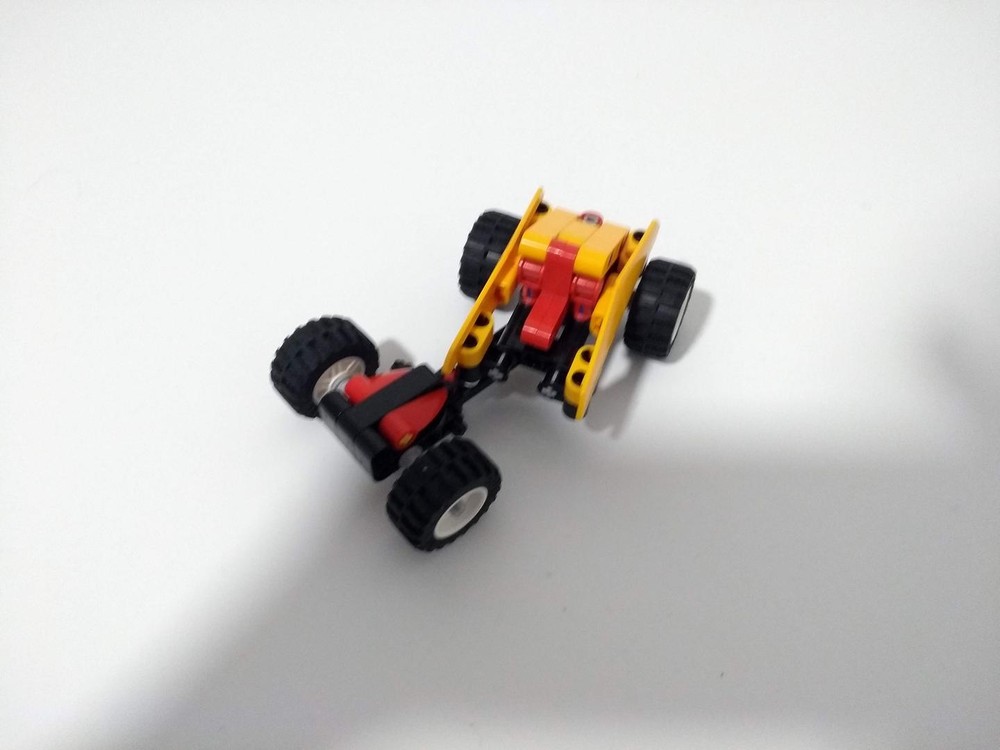 Lego 42101 I: Weird One Person Car