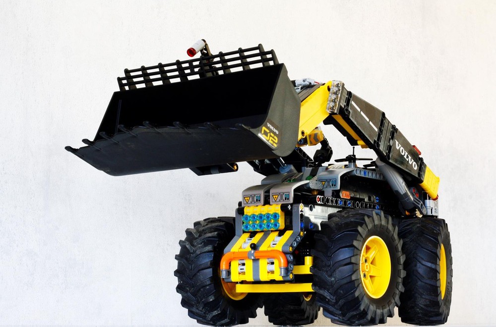 Lego 42081 Model C - Autonomous Compact Loader