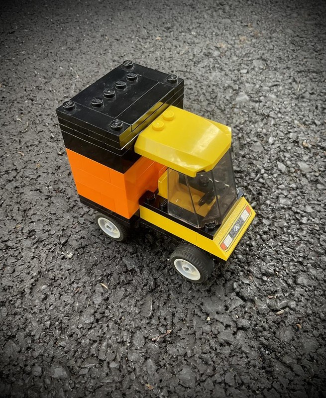 Lego Delivery/Moving Van