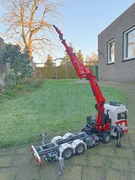 Large knuckle boom crane