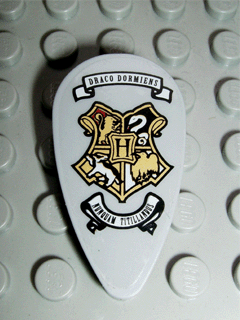 Lego Minifigure, Shield Oval with HP Hogwarts Coat of Arms and Ribbons with Latin Pattern (Sticker) - Set 5378