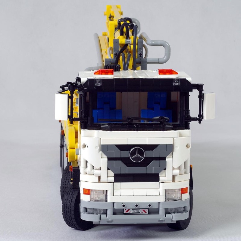 Lego Truck with concrete pump