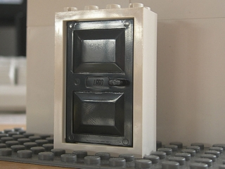 Lego Door, Frame 2 x 4 x 5 with Black Door 1 x 4 x 5 (4130 / 4131)