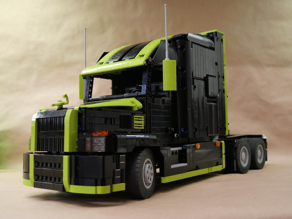Lego 1:17 Truck Scorpion King