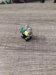 WALL-E (minifigure scale)