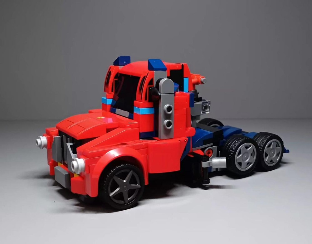 Lego Famous Cars. Ser 2: Optimus Prime