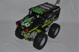 Brick Digger - RC Technic GraveDigger