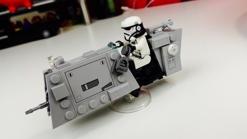 Lego ARATECH C-PH Patrol Speeder (from Solo : a Star Wars Story) - Minifig Scale