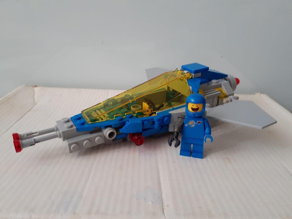 Lego Benny's Classic Space Spaceship!