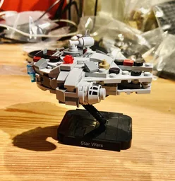 Lego-75295 - MOD -Mini Millenium Falcon - display model
