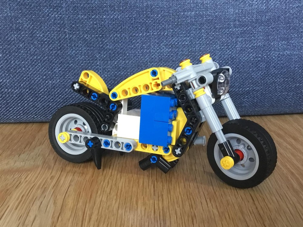 Lego Motorised 42225 Motorcycle using Circuit Cubes