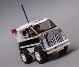 60267 Safari Minivan