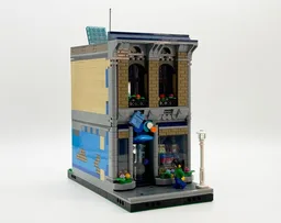 Clothes Boutique & Apartment