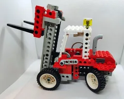 8835 Forklift with Improved Steering