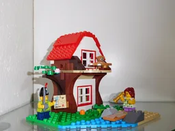 Built-In Treehouse