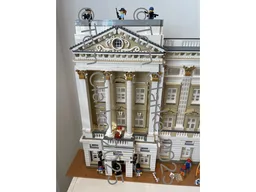 Buckingham Palace facade (minifig scale)