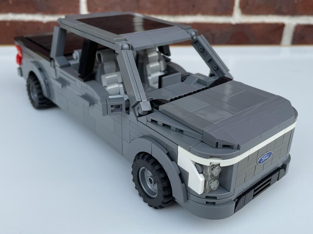 Lego 2022 Ford F-150 Lightning Electric Truck