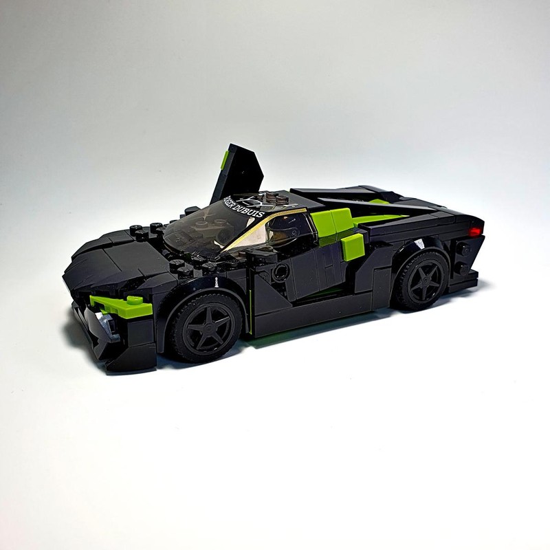 Lego 76899 Lamborghini scissor doors