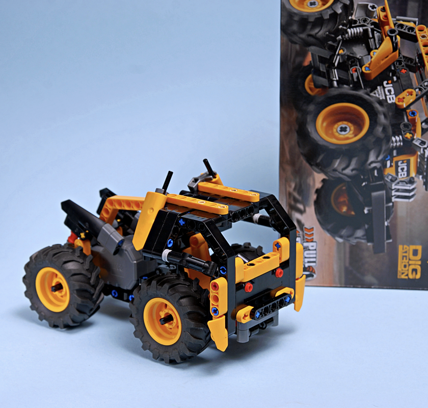 Lego 42199 P U L L B L A C K T R O N