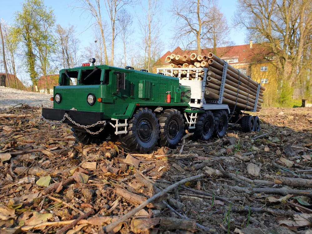 Lego MAZ 537 Truck with or without Trailer