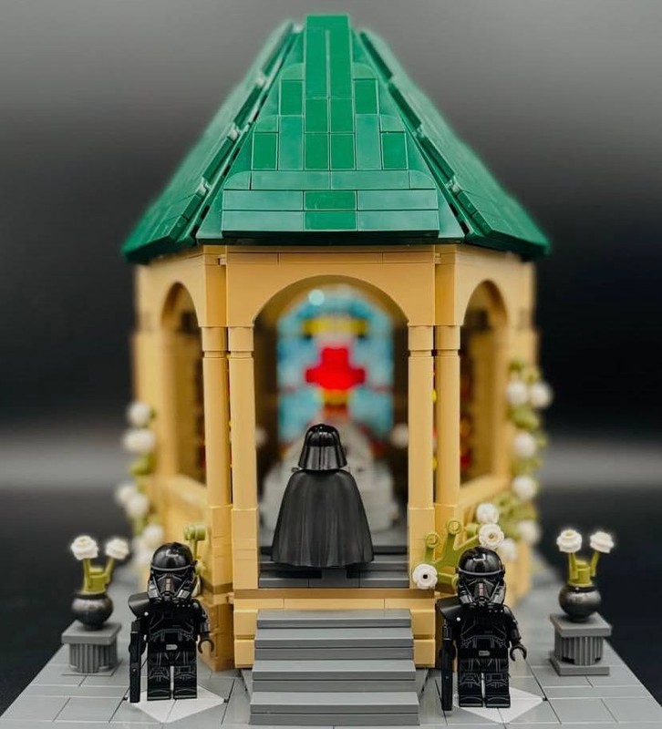 Lego SW Lord Vader visits Padme’s grave on Nabo . Anakin’s Redemption