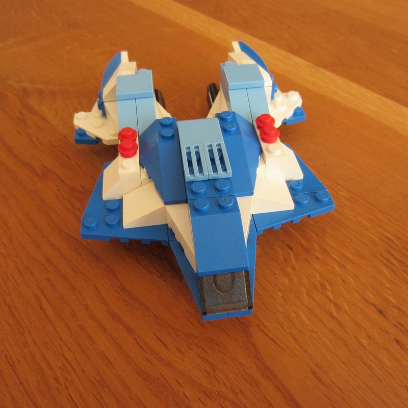 Lego 4098 Cricket cruiser