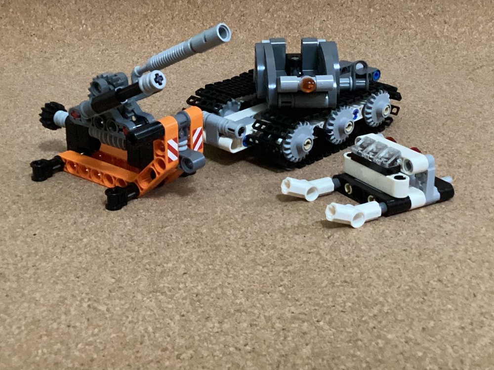 Lego 42032tank, anti-aircraft gun and speedboat