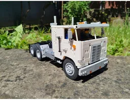 Peterbilt 352