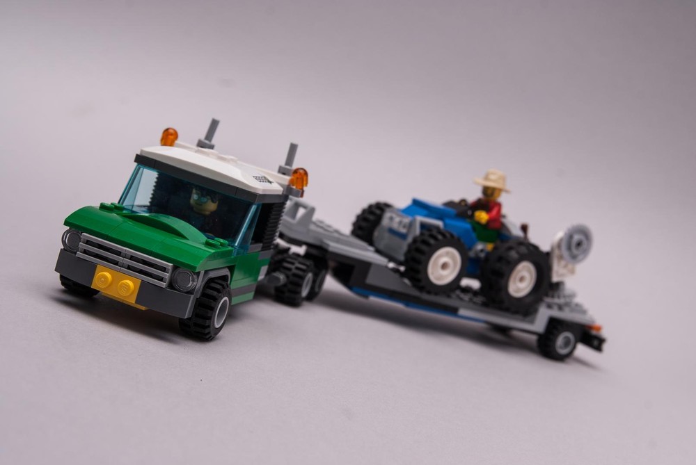 Lego 60223 Green Truck & Blue Tractor