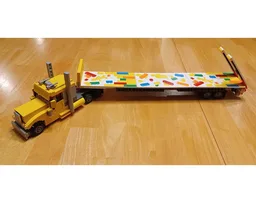 Peterbilt Big Rig Tractor with Flatbed Trailer