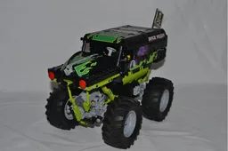 Brick Digger - RC Technic GraveDigger