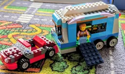 10696 Camper