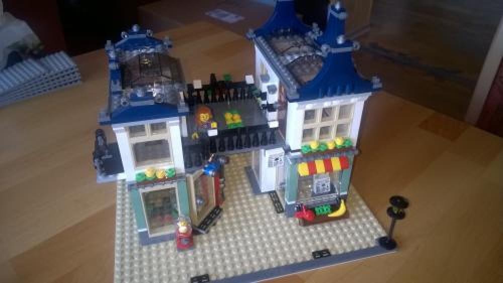 Lego MOC Toy & Grocery Shop - Alternate Build