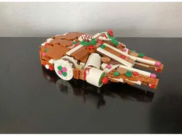 Gingerbread Millennium-Falcon