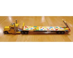 Peterbilt Big Rig Tractor with Flatbed Trailer
