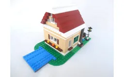 31038 Gingerbread House