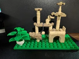Cat tree / scratch tree