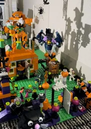 11022 Pumpkin house