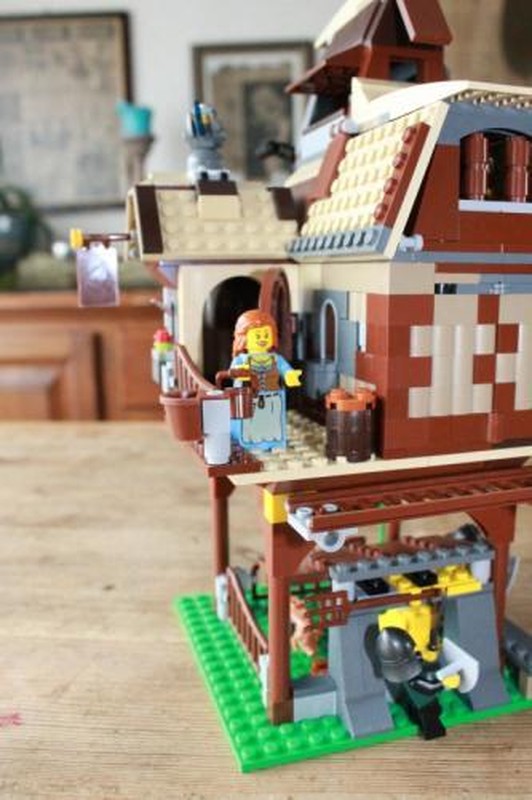 Lego Stilted in