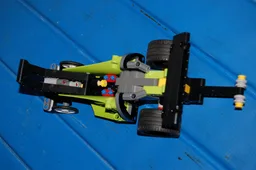 42103 Different Dragster
