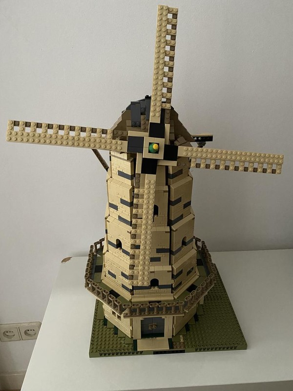 Lego Dutch windmill motorized