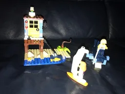 31063: Baywatch Hut