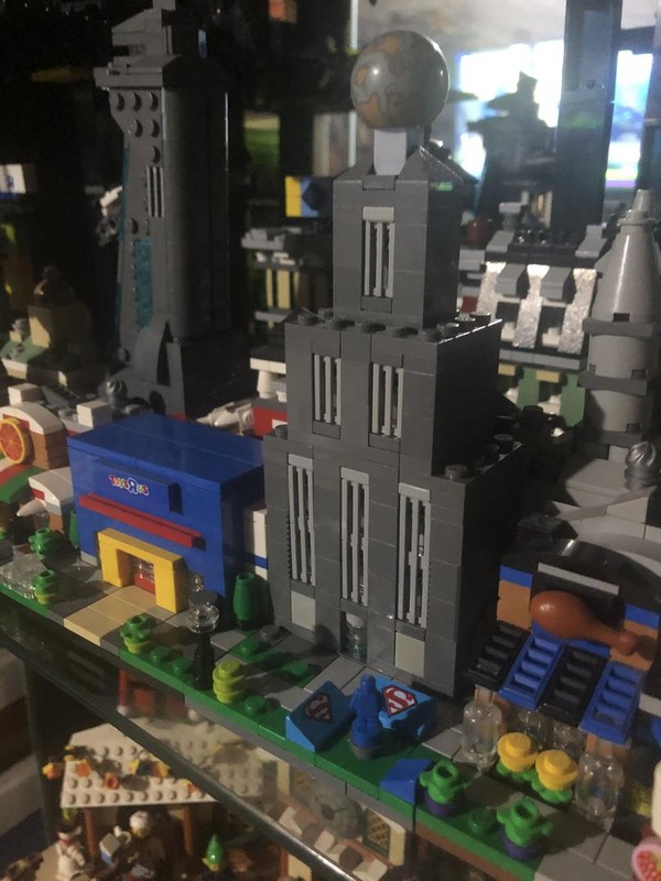 Lego mini Daily Planet brictober scale mini modular