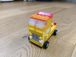 10696 yellow truck