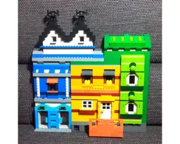10697 House Facade