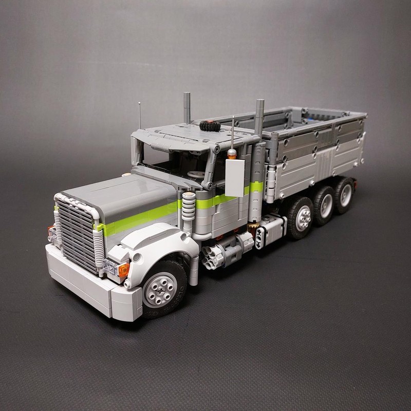 Lego Freightliner Classic day cab dump truck