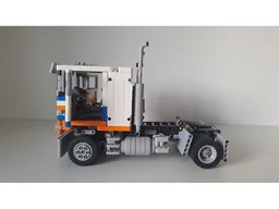 Freightliner FLB - 4x2 - Red